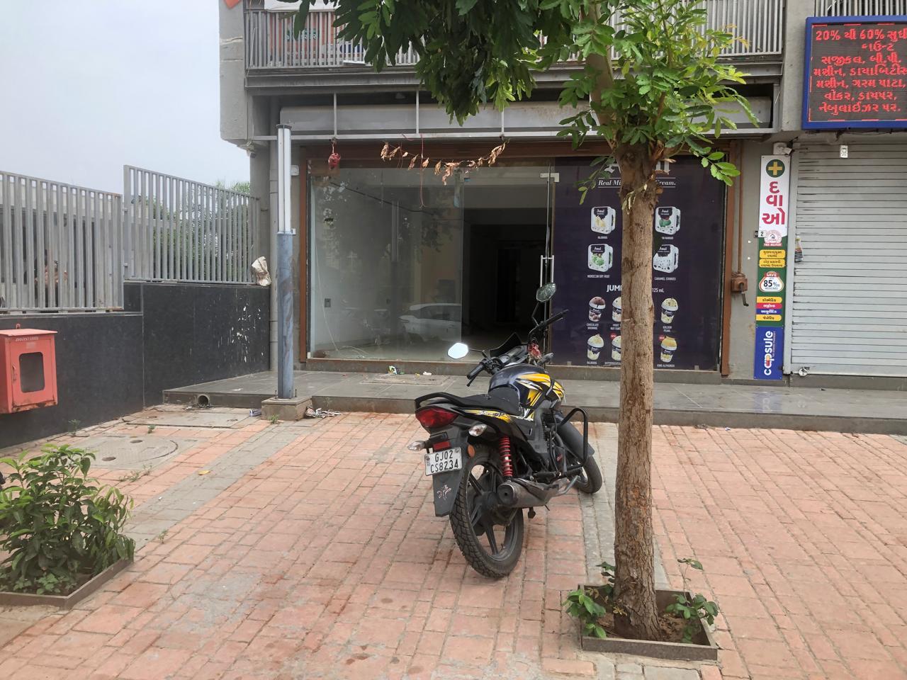 1189 Sq.Ft. Showroom Gf for Sell in Gota Ahmedabad - Media 5