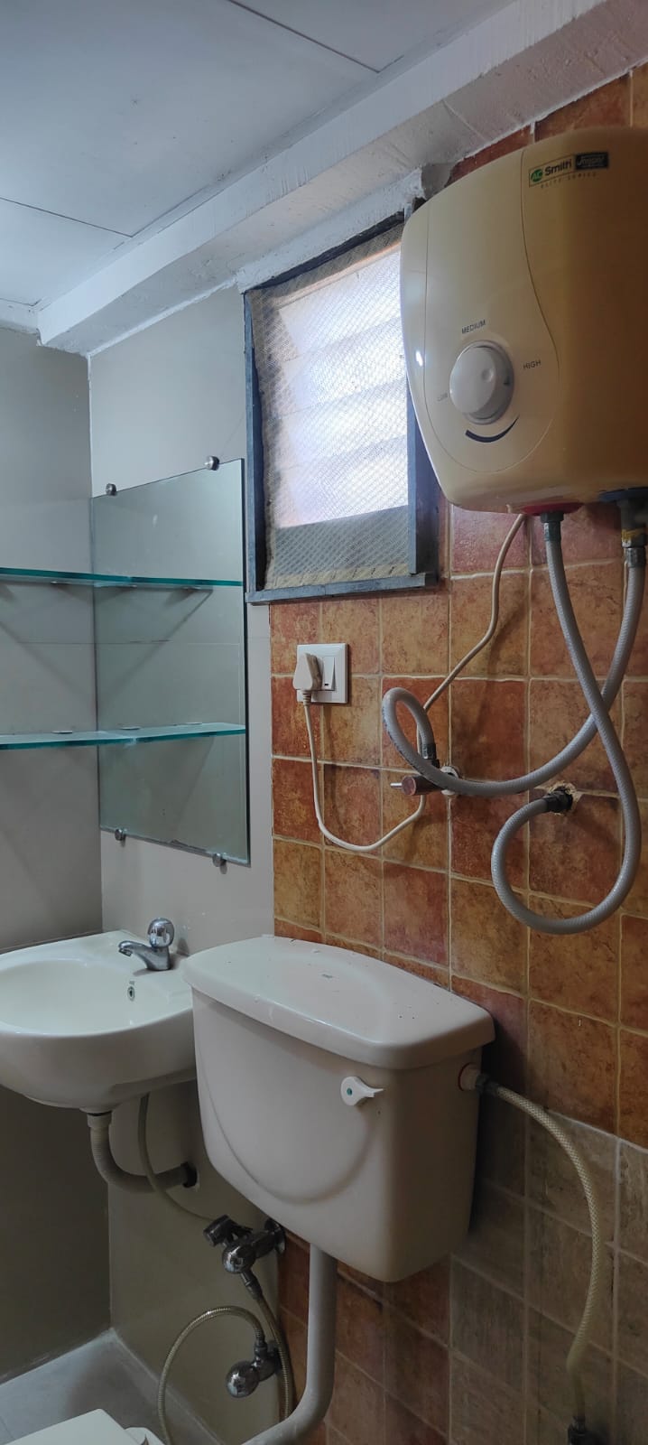 3 BHK 235 Sq.Yd. Residential Flat / Appartment for Rent in New Cg Road Ahmedabad - Media 10
