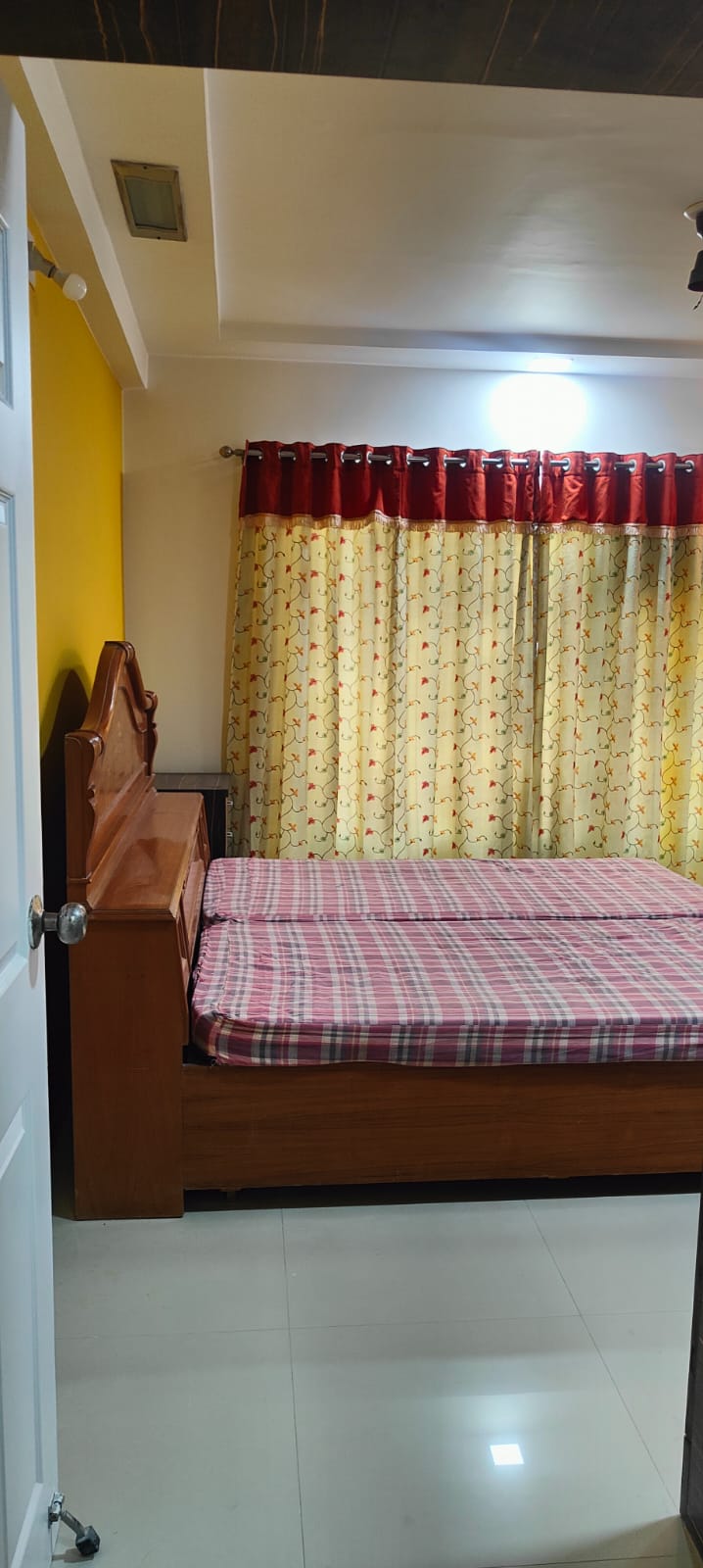 3 BHK 235 Sq.Yd. Residential Flat / Appartment for Rent in New Cg Road Ahmedabad - Media 8