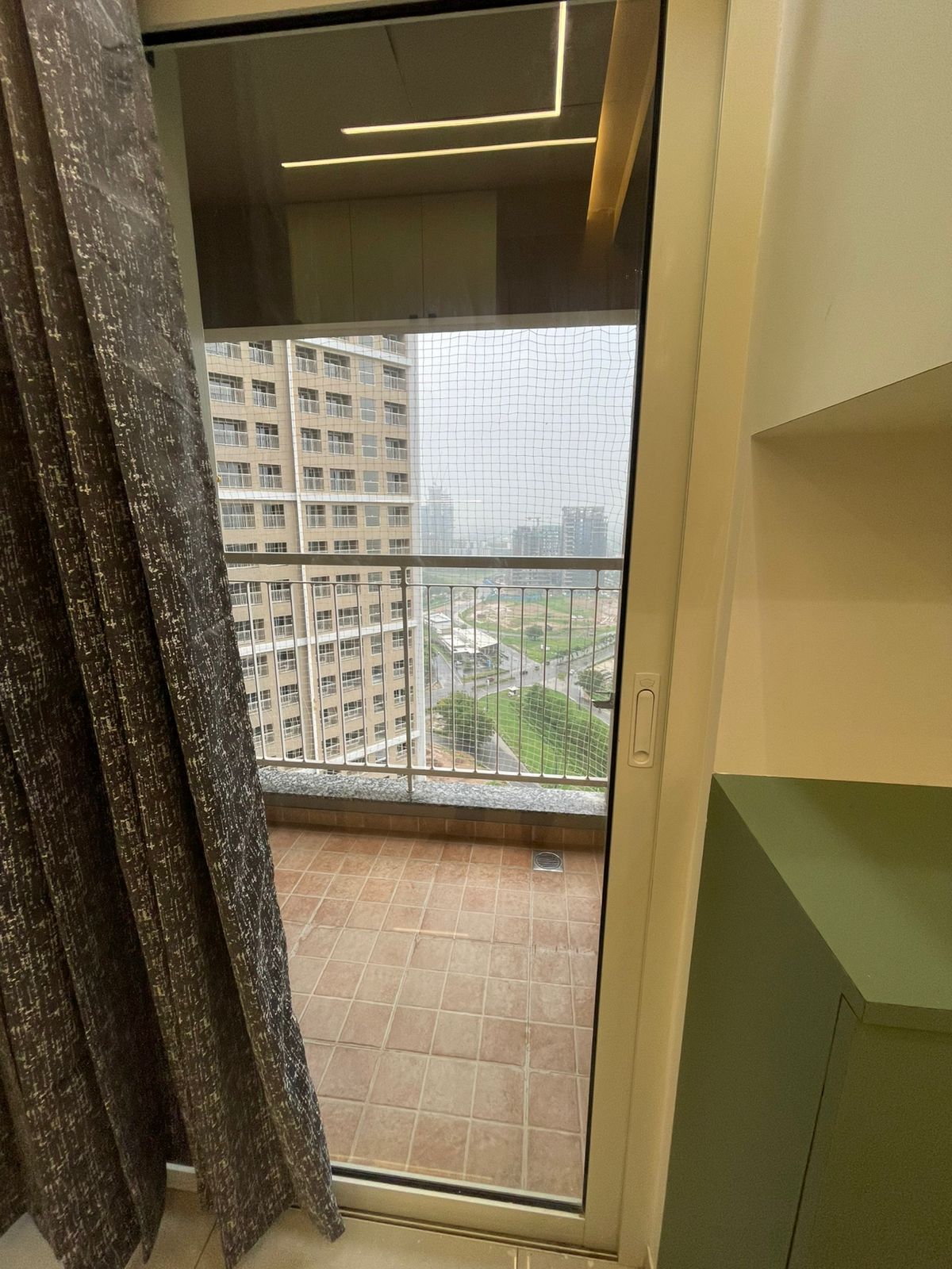 2 BHK 1090 Sq.Ft. Residential Flat / Appartment for Rent in Gift City Gandhinagar - Media 2
