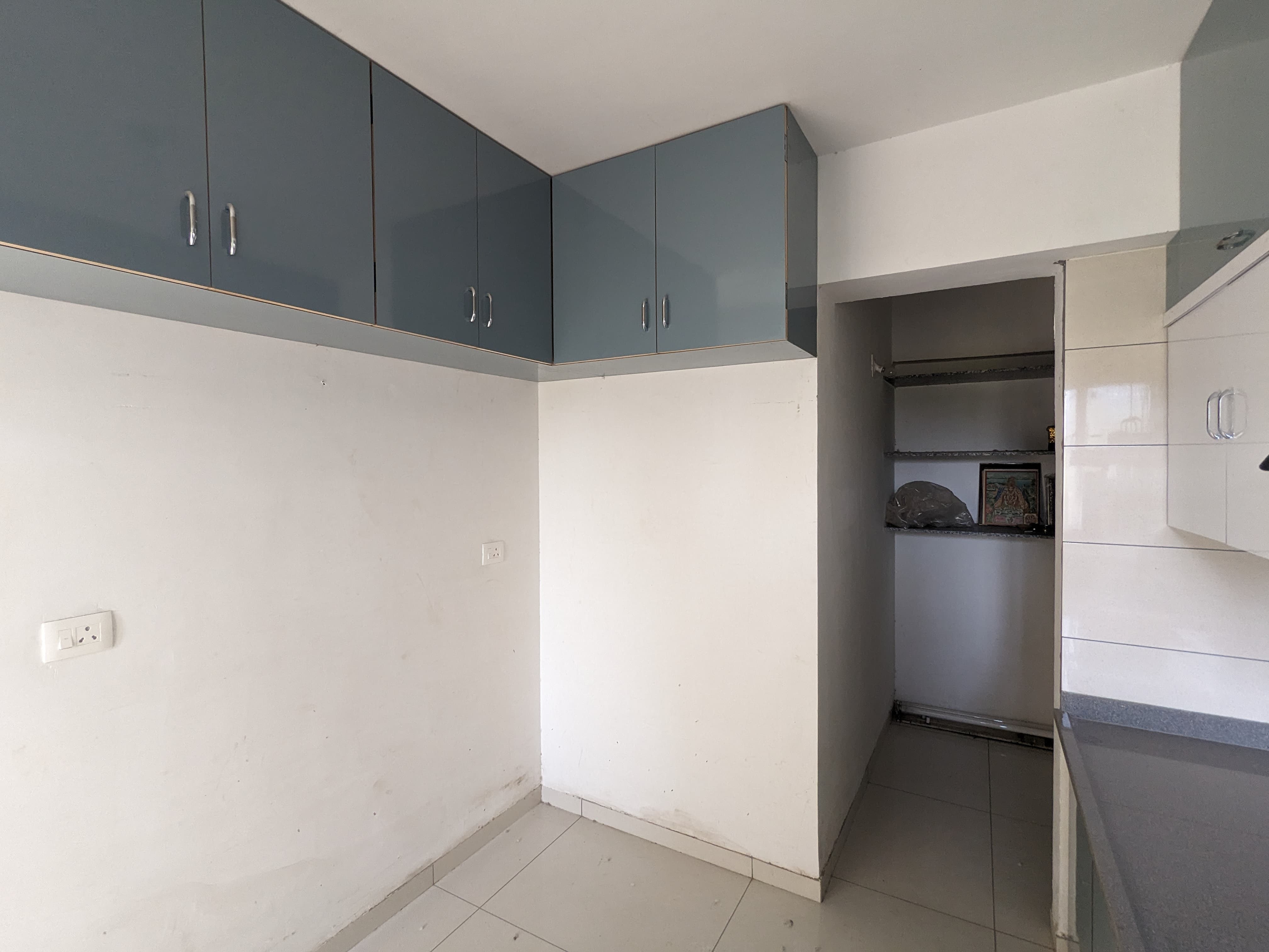 3 BHK 1737 Sq.Ft. Residential Flat / Appartment for Rent in Vaishnodevi Ahmedabad - Media 7
