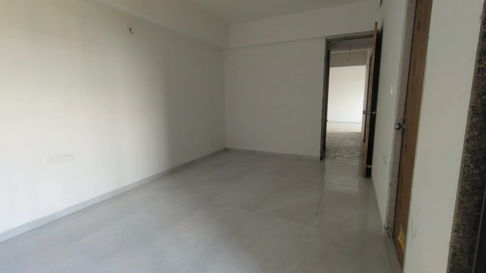 3 BHK 1755 Sq.Ft. Residential Flat / Appartment for Sell in Tragad Ahmedabad - Media 3