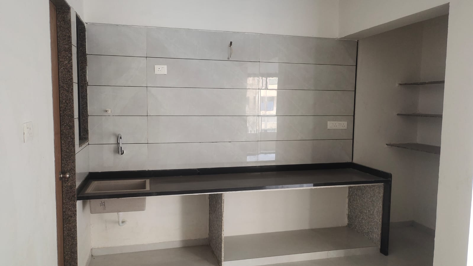 3 BHK 1755 Sq.Ft. Residential Flat / Appartment for Sell in Tragad Ahmedabad - Media 11
