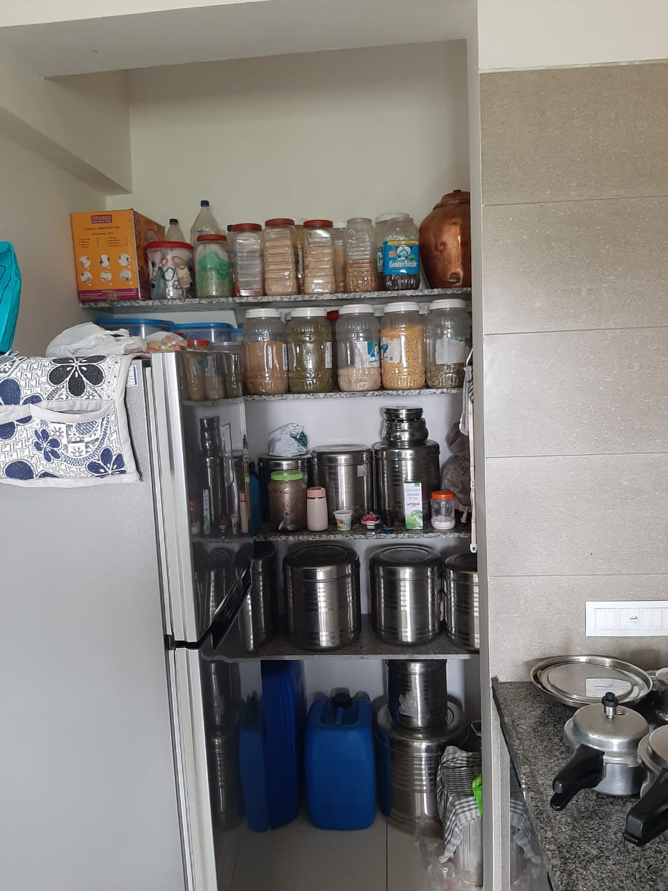 2.5 BHK Residential Flat / Appartment for Sell in Tragad Ahmedabad - Media 5