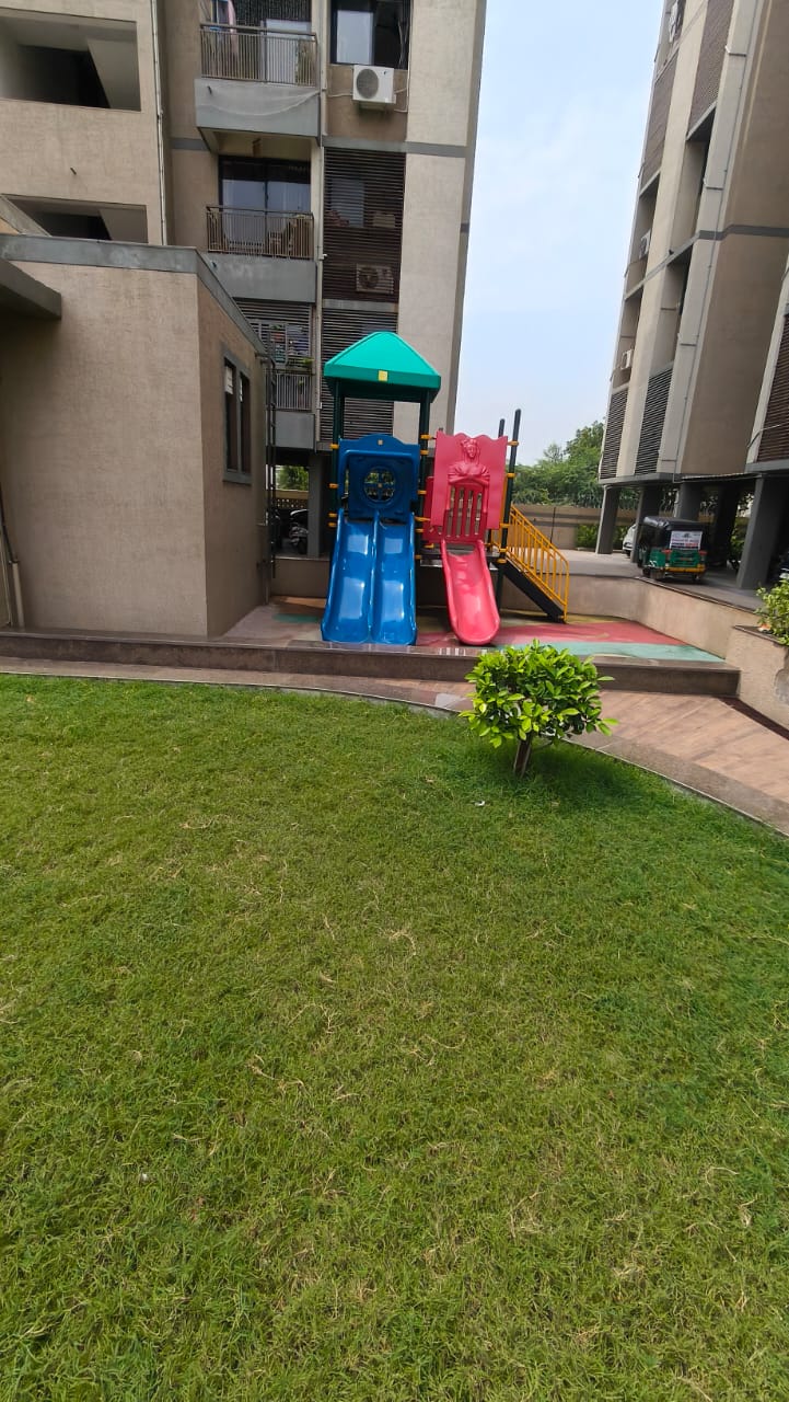 2 BHK 1062 Sq.Ft. Residential Flat / Appartment for Sell in Chandkheda Ahmedabad - Media 3