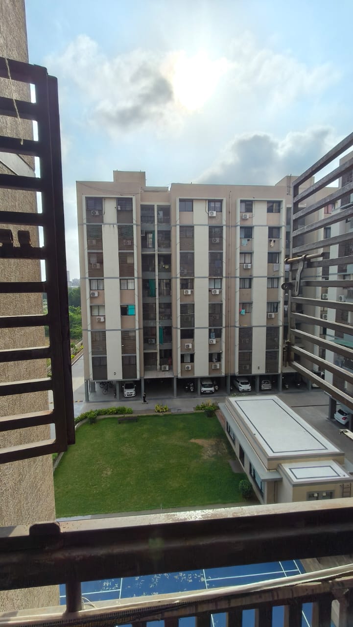 2 BHK 1062 Sq.Ft. Residential Flat / Appartment for Sell in Chandkheda Ahmedabad - Media 5